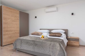 Room - Villa Vinis Terra – Peaceful Escape with Pool & Jacuzzi (Zmijavci)