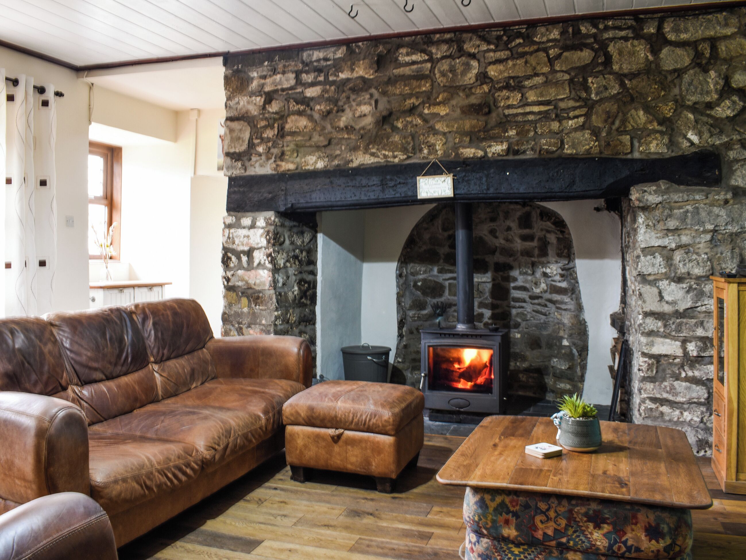 4 Bedroom Accommodation In Carmarthen - Carmarthen