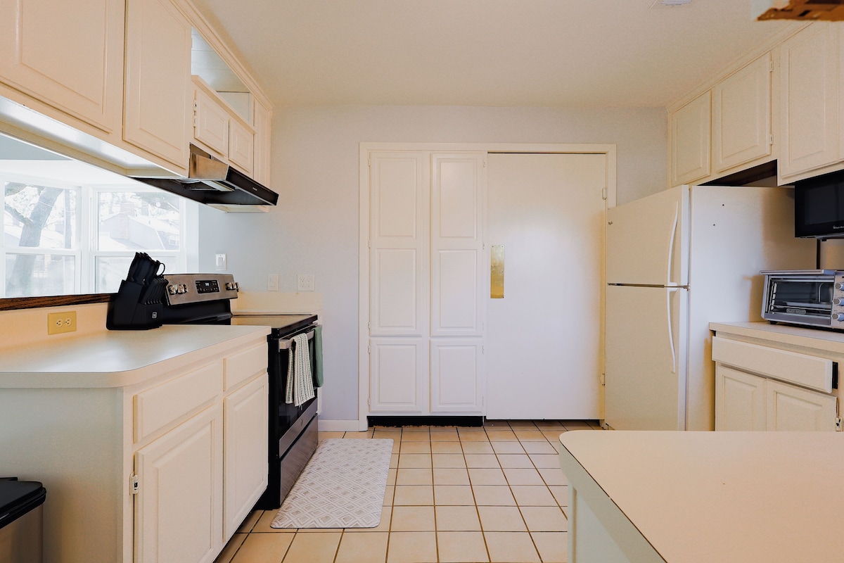 Photo 30 of Spacious 5BR Home - Near Energy Corridor - Sleeps 14 - Pet friendly