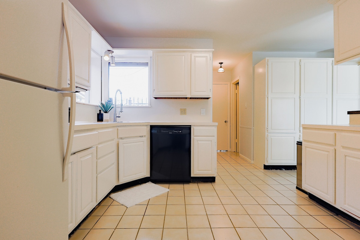 Photo 32 of Spacious 5BR Home - Near Energy Corridor - Sleeps 14 - Pet friendly