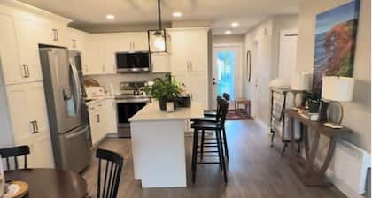 Cozy retreat 10 minutes to Downtown Charlottetown; 20 minutes to Stanhope beach