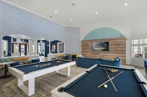 Games room - 2-bedroom A I R B N B in Panama City beach Florida with swimming pool (Panama City Beach)