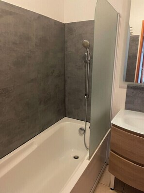 Hair dryer, towels