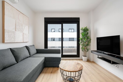 apartamento reformado con garaje y piscina de alquiler temporal