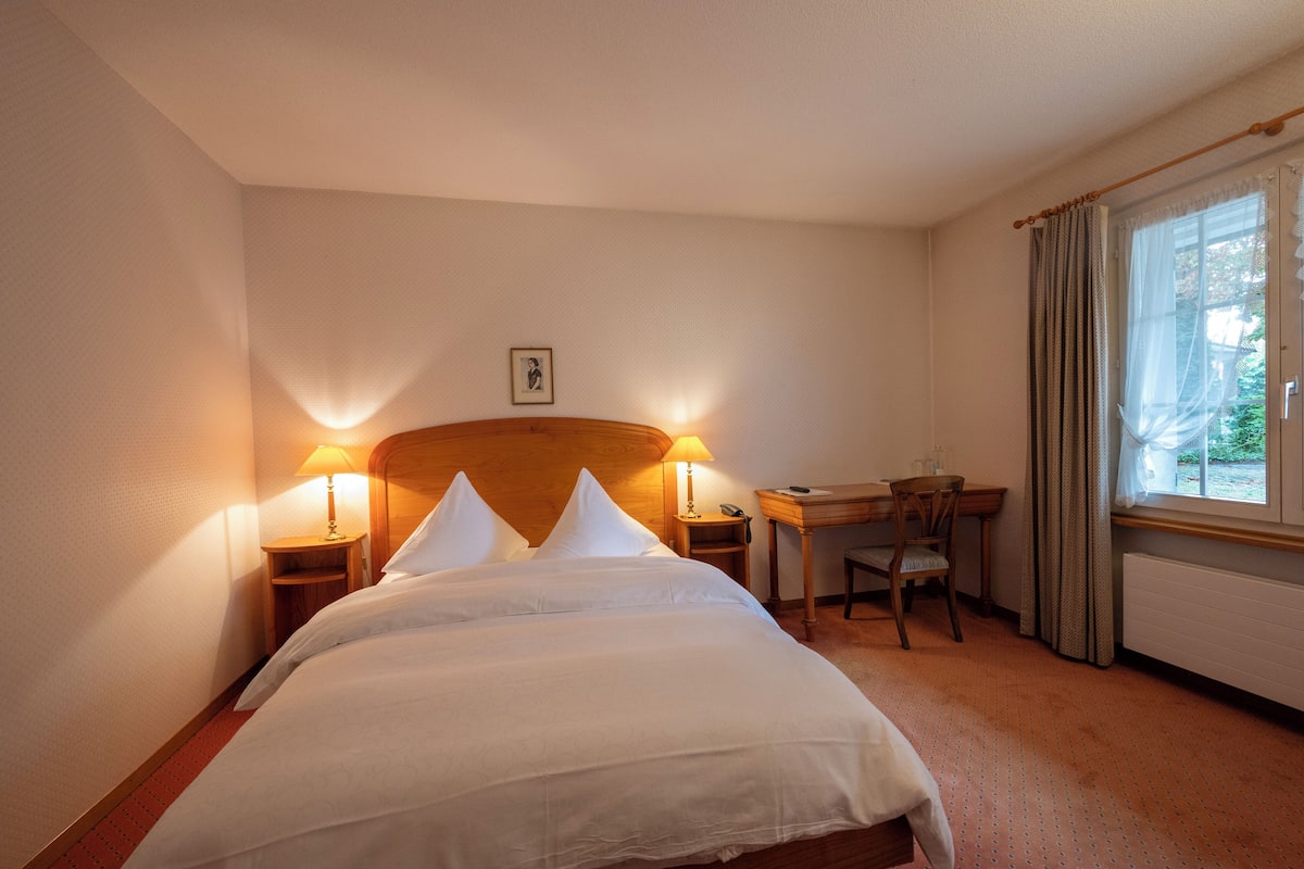 In-room safe, desk, laptop workspace, free WiFi