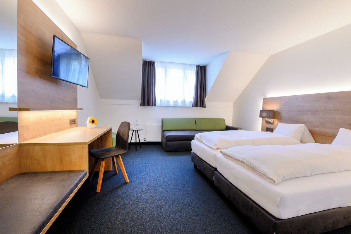 In-room safe, desk, laptop workspace, free WiFi