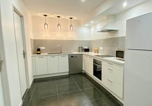 Mikrowelle, Ofen, Geschirrspüler