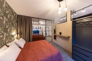 Deluxe Apartment, 2 Queen Beds, Kitchen, Courtyard View - Urban Chic 2 Luxury Suites Apartment (Rome)