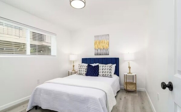 2 bedrooms, iron/ironing board, WiFi, bed sheets