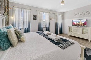 7 bedrooms - Spacious 7Bd Next to Clubhouse at Solara Resort (Kissimmee)