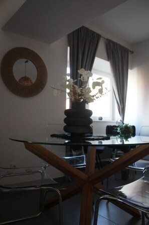 Dining - Charming and Cosy Place 2 rooms 3 beds (Downtown) (Thionville)
