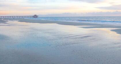 Tybee Retreat Whole Building