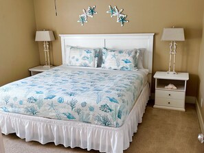 14 bedrooms, iron/ironing board, free WiFi, bed sheets - Tybee Retreat Whole Building (Tybee Island)