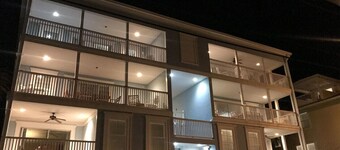 Tybee Retreat Whole Building