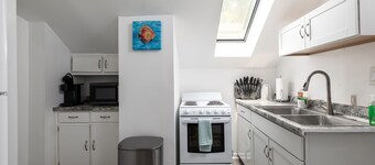 Apt. B: Comfortable for long term stays!