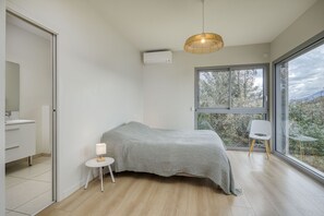 4 chambres, fer et planche à repasser, Wi-Fi gratuit, draps fournis