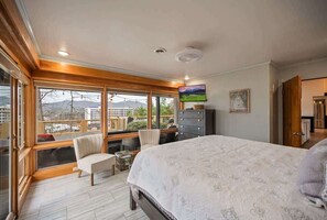 4 bedrooms, iron/ironing board, WiFi, bed sheets - Luxury,HotTub,Game Room,A+Location,Mountain View (Pigeon Forge)