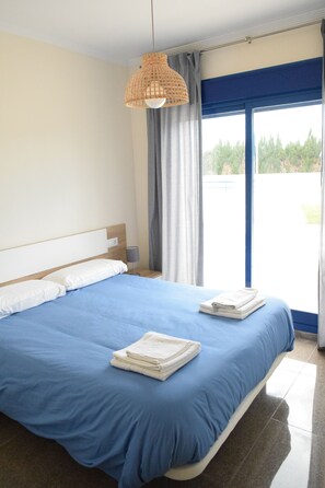 2 bedrooms, iron/ironing board, WiFi, bed sheets - DENIA APARTMENT UNDER SPACIOUS TERRACES AND SWIMMING POOL. BEACH JUST 150 M. (Denia)