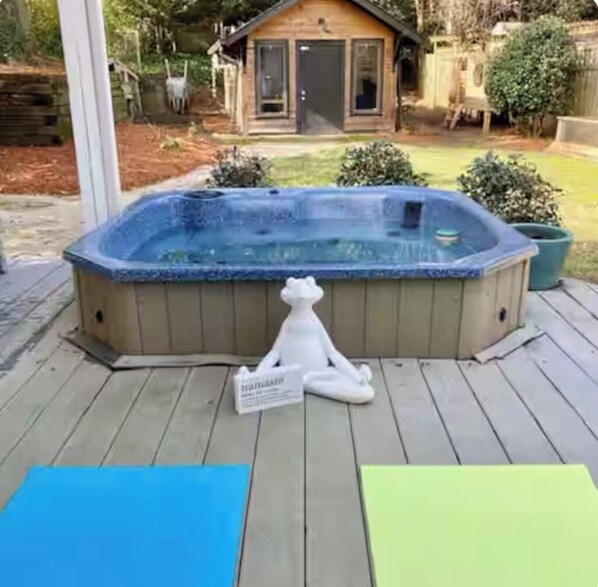 Bain à remous extérieur