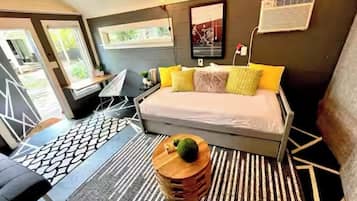 3 bedrooms, iron/ironing board, travel crib, free WiFi