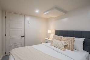 4 Schlafzimmer, Schreibtisch, Bügeleisen/Bügelbrett, kostenloses WLAN