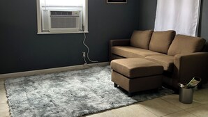 Unclassified image, 4 of 23, button - Secluded private 2-bedroom house in Estero walking distance to Starbucks etc. (Estero)
