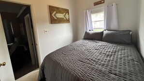 Unclassified image, 5 of 23, button - Secluded private 2-bedroom house in Estero walking distance to Starbucks etc. (Estero)