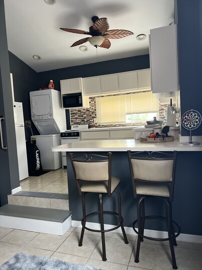 Secluded private 2-bedroom house in Estero walking distance from Starbucks plus