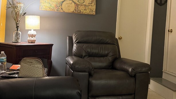 Unclassified image, 1 of 23, button - Secluded private 2-bedroom house in Estero walking distance to Starbucks etc. (Estero)