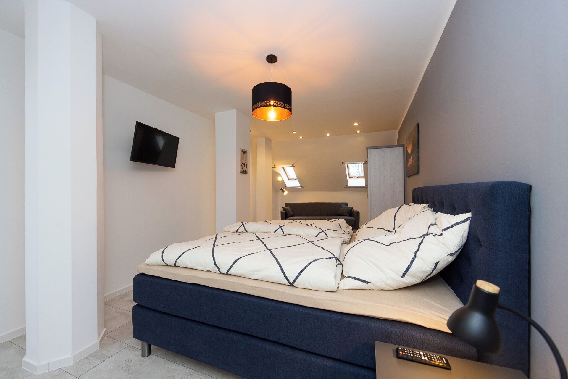 6 bedrooms, iron/ironing board, WiFi, bed sheets