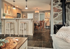 电视、壁炉、办公室