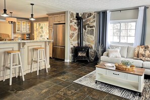 TV, fireplace, offices - Riverside Retreat with Hot Tub (Walkerton)