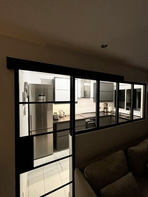 Kühlschrank, Ofen, Herdplatte, Geschirrspüler