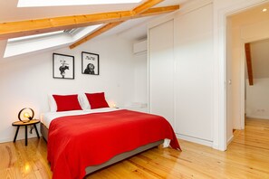 2 bedrooms, bed sheets