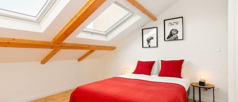 2 bedrooms, bed sheets