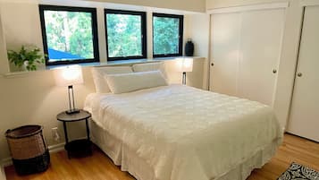 3 bedrooms, iron/ironing board, WiFi, bed sheets