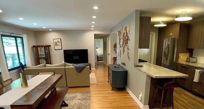 Peaceful Forest Home, 5 Minutes From Downtown!