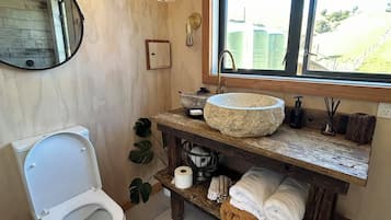 Dusche, Handtücher, Seife, Toilettenpapier