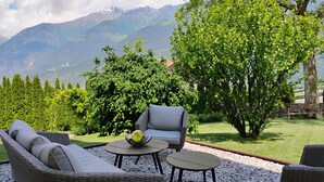 Property grounds - Cozy apartment farm, with small animals beautiful and quiet location! (Latsch)