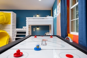 Children’s area - Pickleball & Heated Pool & Game Room & Mini Golf (San Antonio)