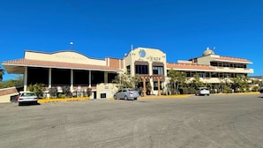 Front of property - La Palapa hotel familiar (Mazatlán)