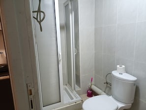 Towels, soap, toilet paper - 06 family apartment (Marrakesh)