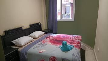 1 bedroom, WiFi (free), bed sheets