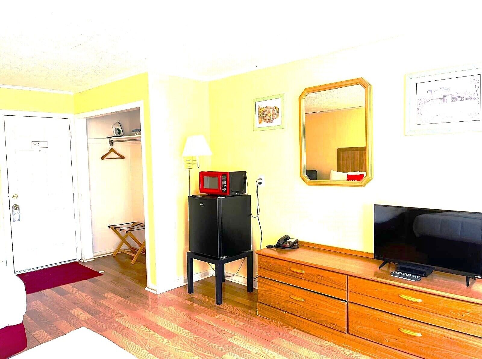 Desk, iron/ironing board, free WiFi