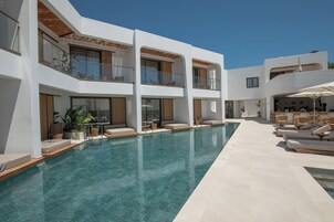 2 outdoor pools, pool umbrellas, sun loungers