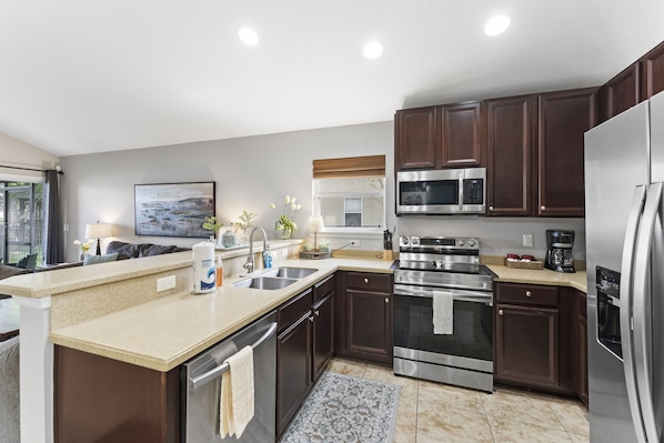 Fridge, microwave, oven, stovetop