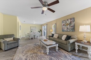 智能電視、書籍