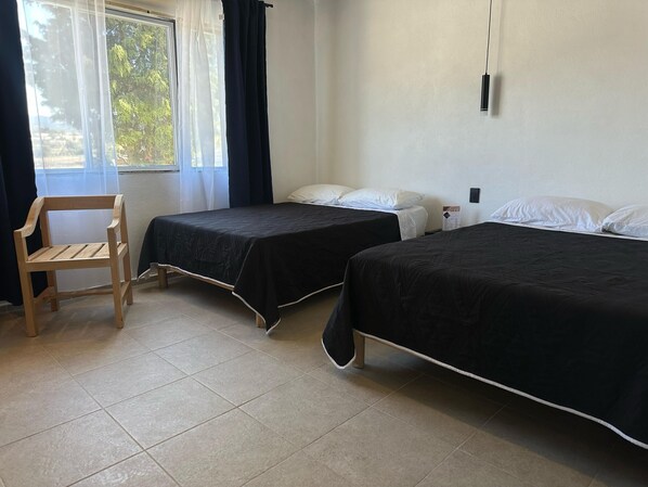 Comfort-Doppelzimmer, Bergblick | Laptopgeeigneter Arbeitsplatz, kostenloses WLAN