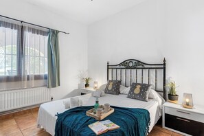Iron/ironing board, free WiFi, bed sheets - Villa Capricho - Plusholidays (Calpe)