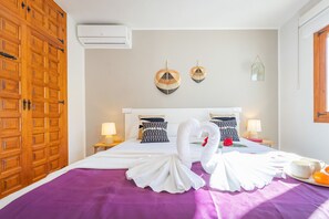 Een strijkplank/strijkijzer, gratis wifi, beddengoed